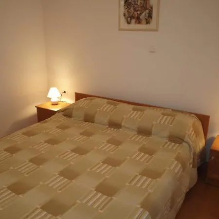 Zelmira Apartman *